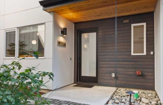 Photo of 7168 44th Ave S