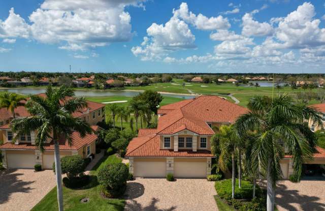 3 Bed + Flex, 3 Bath 2,686 Sq Ft - Top Floor Coach Home