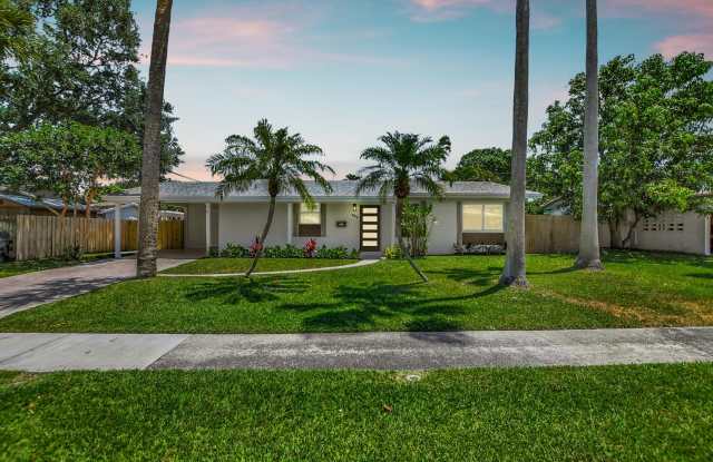 832 SW 10th Avenue