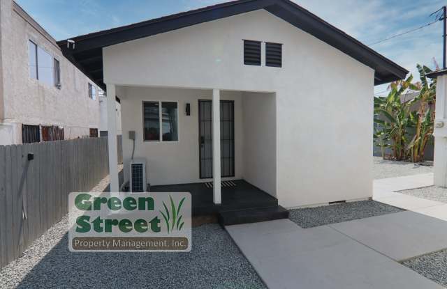 Photo of 3849 Menlo Avenue