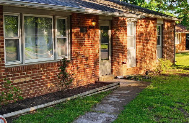936 LONGFELLOW Court