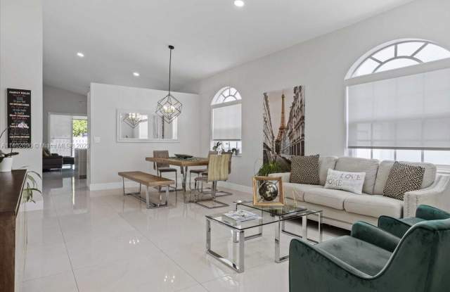 530 NW 158th Avenue
