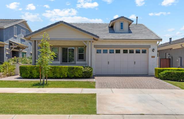 3123 E Bloomfield Pkwy