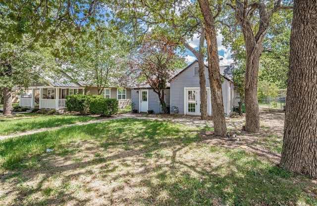 982 W Tarleton Street