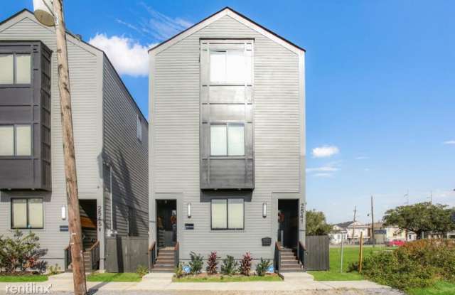 2541 Saint Peter Street Guest House