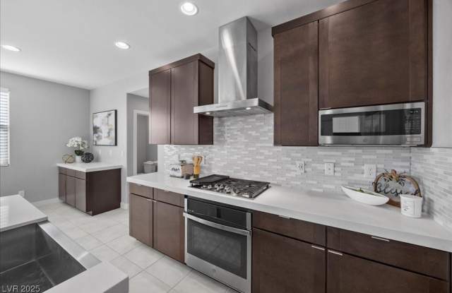 635 Pyrite Will Street