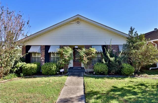 4445 ST MARTIN Street - 4445 Saint Martin St, Metairie, LA 70006