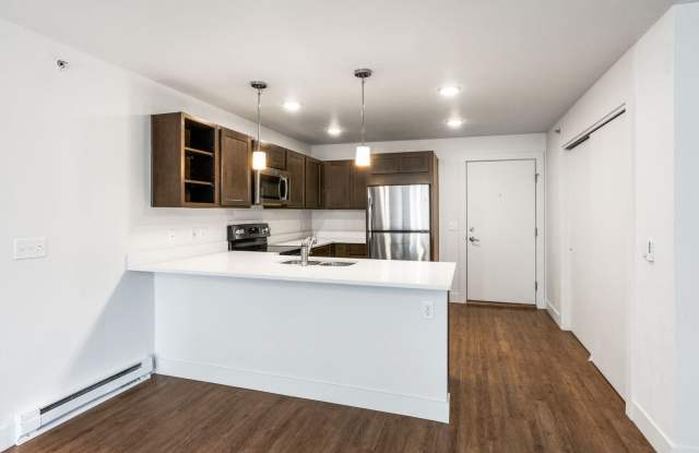 The Explorer Unit at Creekside – A Perfect Retreat for Outdoor Enthusiasts and Modern Living