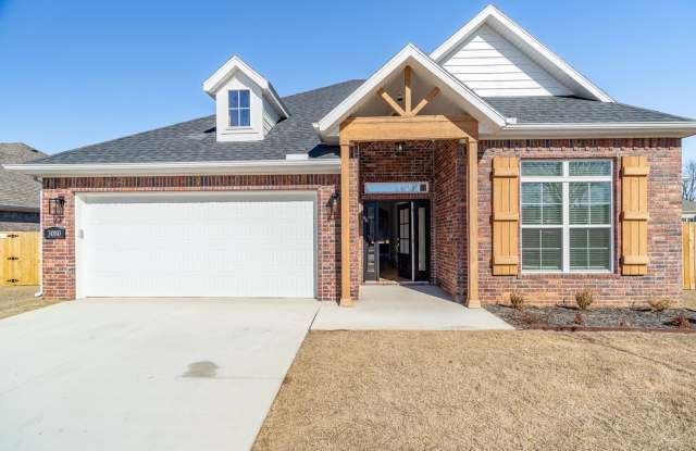 Immaculate 3-bedroom 2 bath Home in Fayetteville! Riverwalk S/D with Community Pool - 3080 East Coolridge Street, Fayetteville, AR 72701