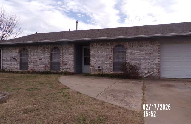 Lee West Estates, close to Hospital, shopping and restaurants