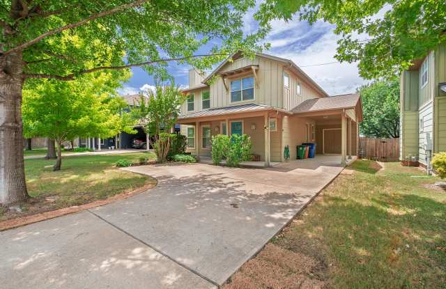 Beloved 3 Bedroom, 2.5 Bath Home in Brentwood