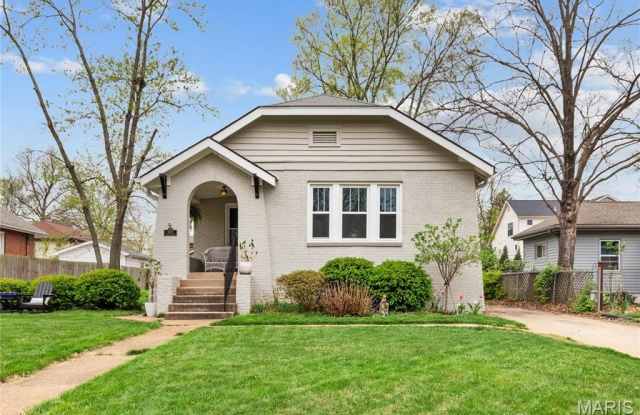 1027 Curran Avenue