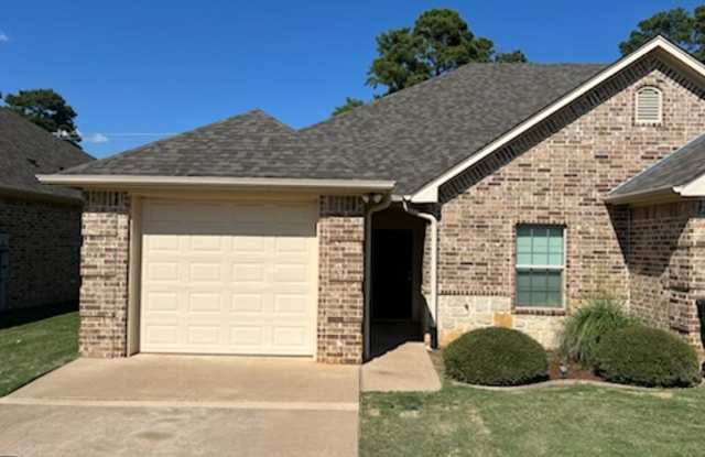 4045 Mobley Cir