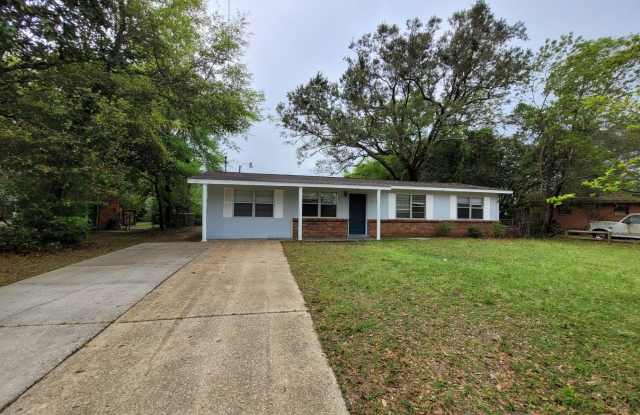 1104 Revere Dr. Pensacola, Fl Ask us how you can rent this home without paying a security deposit through Rhino! - 1104 Revere Drive, West Pensacola, FL 32505