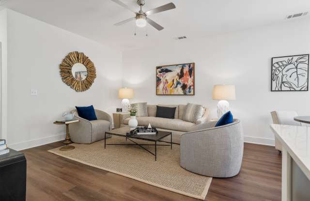 2 Bedroom Home with Garage and Fenced Backyard!