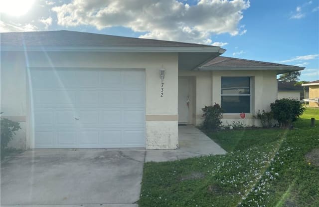 732 Ichabod AVE S - 732 Ichabod Ave S, Lehigh Acres, FL 33973