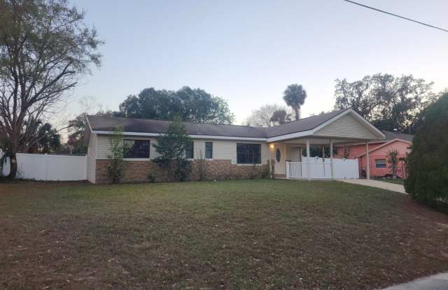 1607 Stafford Rd