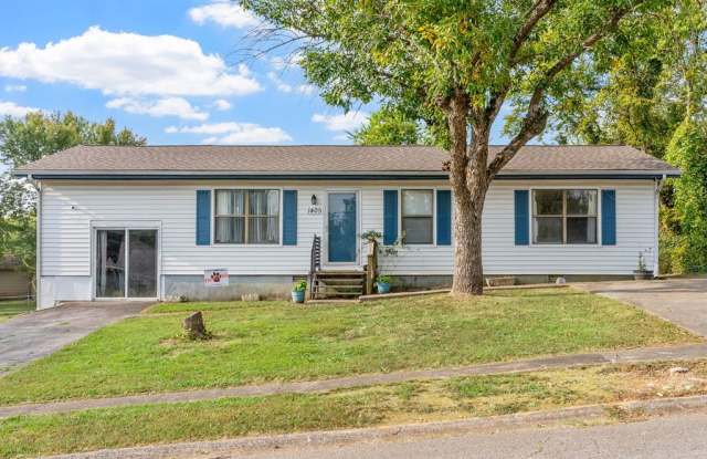 Photo of 1405 Barberry Place