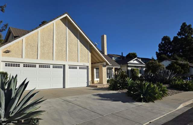 1825 Sweet Briar Place