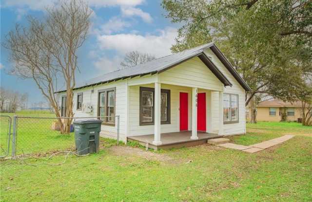 1606 West Highway 21