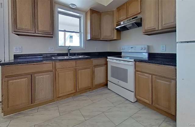 Photo of 115 Cortlandt Street unit: 2S