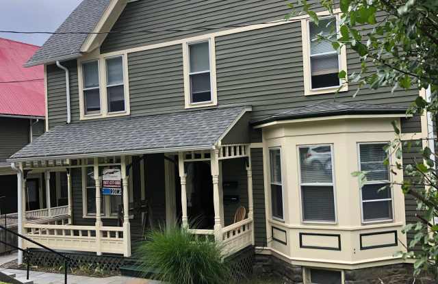 408 University Ave. - 1