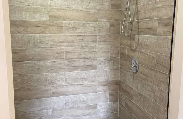 3895 Northwest 4th Street