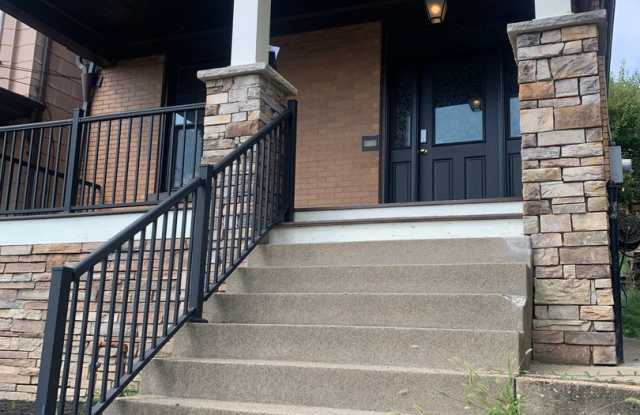 Photo of 3 Bedroom Single Family Home with Garage in Mount Washington!