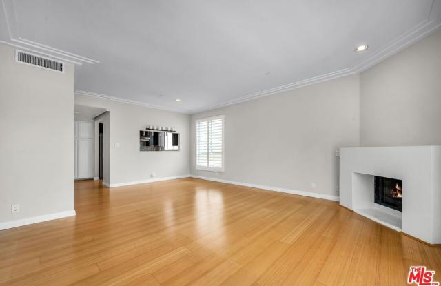 117 S Clark Dr