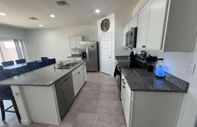 8439 W Mantle Way