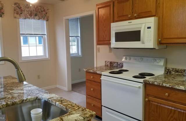 8220 SAVAGE GUILFORD Road