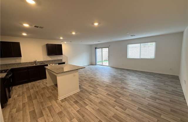 5943 Swift Lariat Street