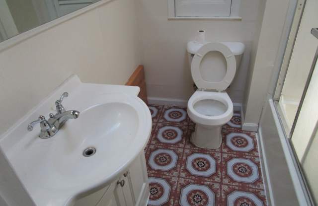 Large Row - Oxford Circle