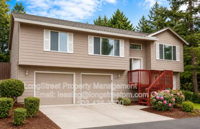 3047 Wallace Rd NW