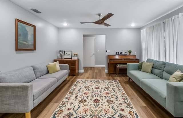 821 PENNSYLVANIA AVENUE