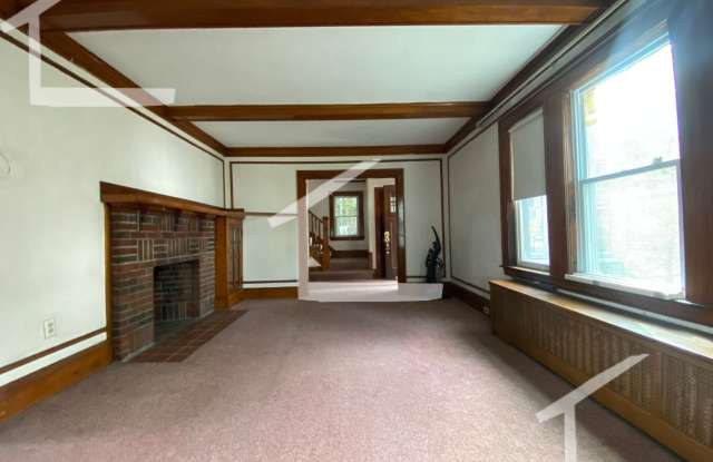 31 Embassy Rd #25 Boston MA 02135