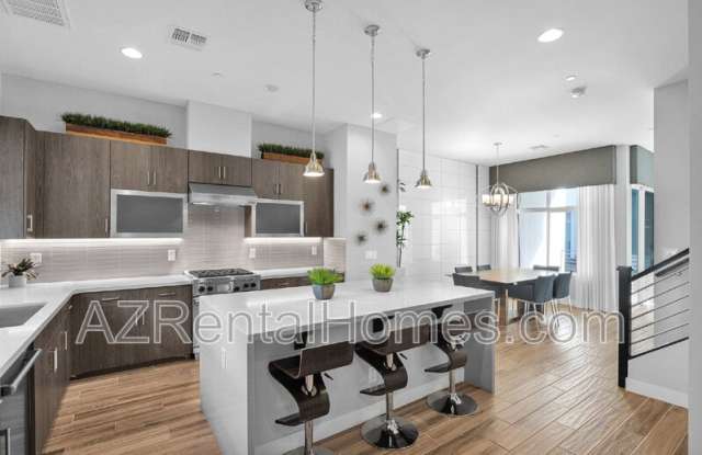 3122 North 71st Street