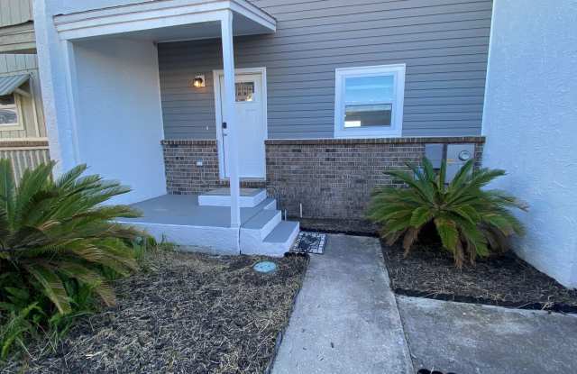 609 S Berthe Ave