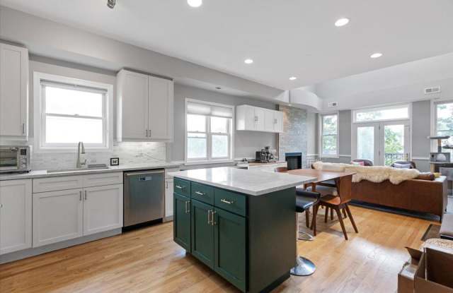 2629 N Dayton Street