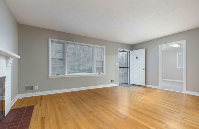 1411 Herr Lane (Graymoor Devondale)