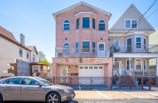 149 CLINTON AVE