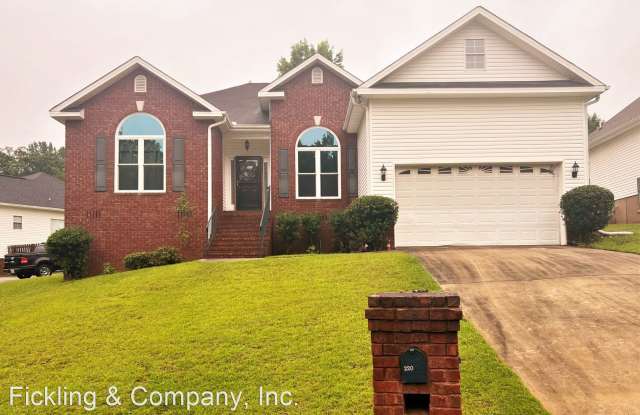 220 Sugarloaf Cir