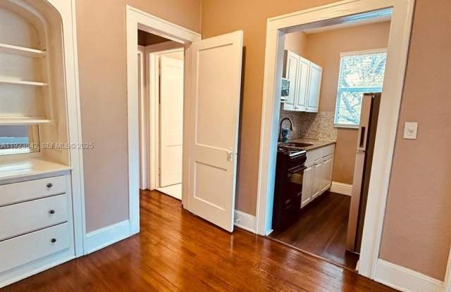 Photo of 344 Mendoza Ave