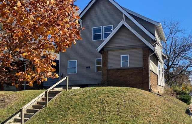 301 N Temple Avenue