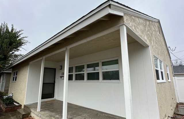 Newly Remodeled 2 Bedroom Home