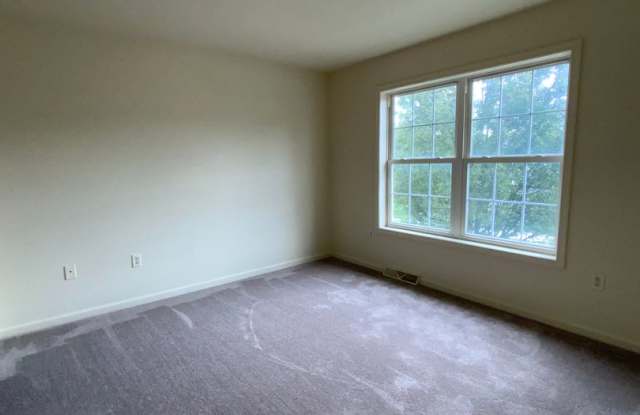 204 ELMSHIRE DRIVE, LANCASTER, PA 17603