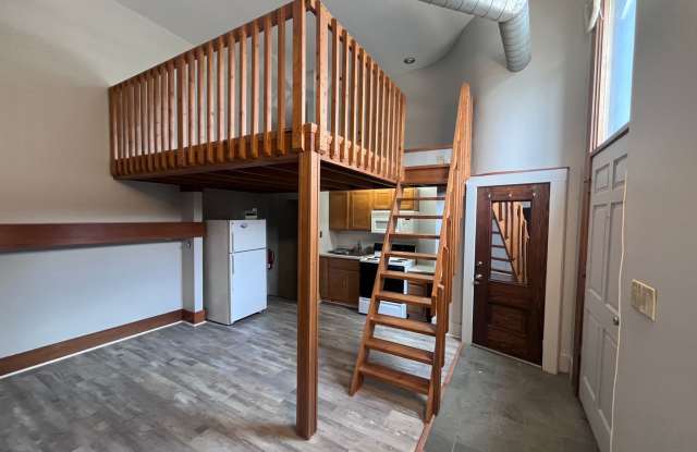 Photo of Bloomfield On The Corner