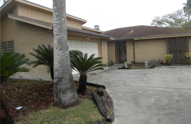 4818 Elm Hurst