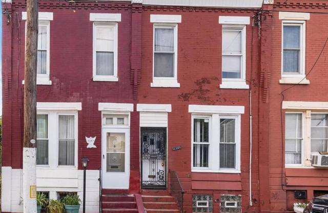 2304 N Smedley St Philadelphia, PA 19132