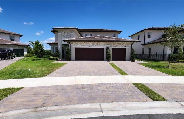 Photo of 12347 SW 43rd Ct